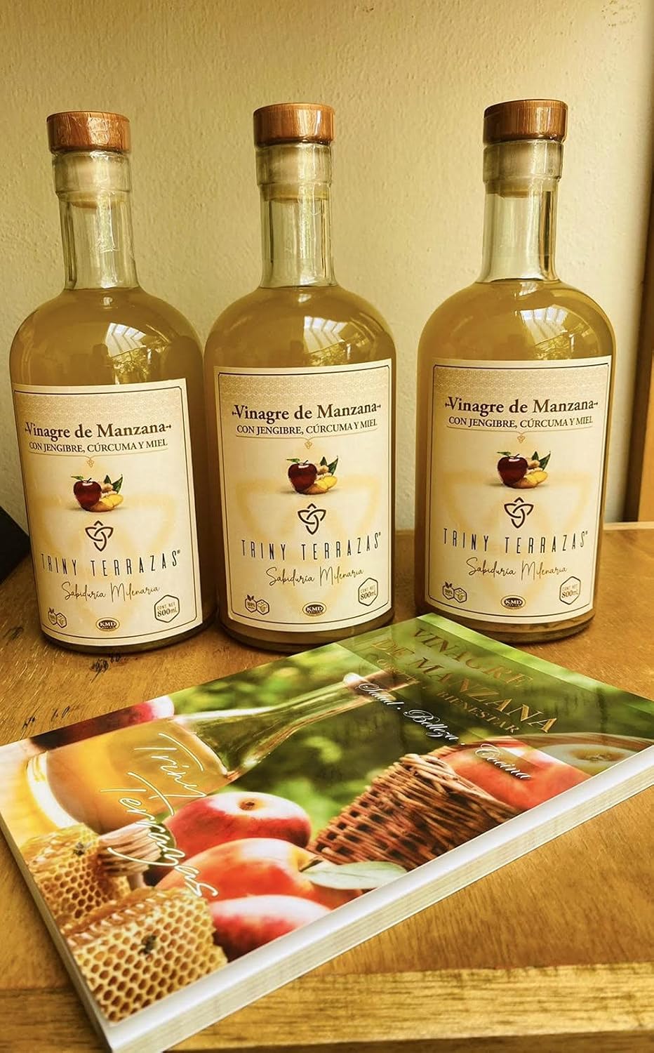 Vinagre Oro: Vinagre de Manzana con Jengibre, Cúrcuma y Miel / 800 ML / Paquete de 3 botellas incluye libro gratis total 2,400 ML